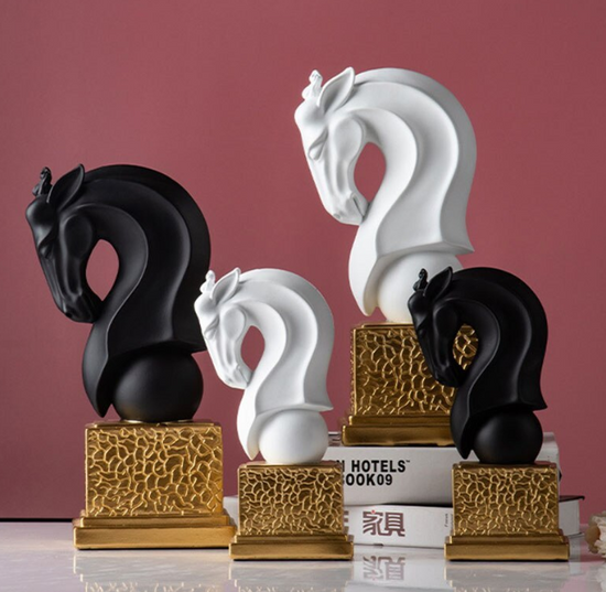 Paseo Statuette